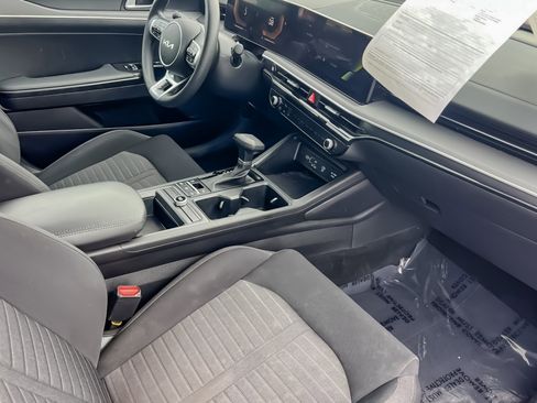 Used 2025 Kia K5 LXS image 11