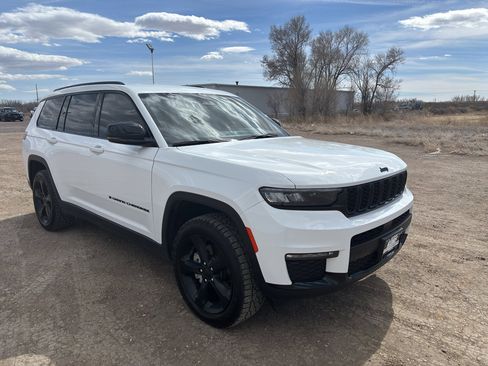 Used 2024 Jeep Grand Cherokee L Limited w/ Black Appearance Package image 2