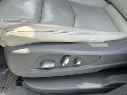 Used 2018 Cadillac XT5 Premium Luxury FWD image 18