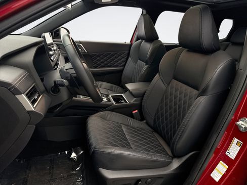 Used 2023 Mitsubishi Outlander SEL FWD image 11