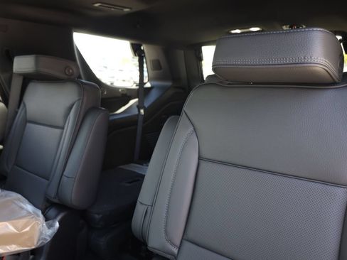 New 2026 GMC Yukon Denali w/ Denali Reserve Package AWD/4WD image 18