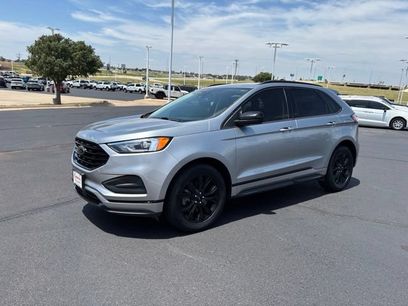 Used 2024 Ford Edge SE w/ Black Appearance Package