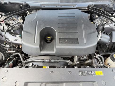 Used 2021 Land Rover Defender 110 X-Dynamic SE AWD/4WD image 19