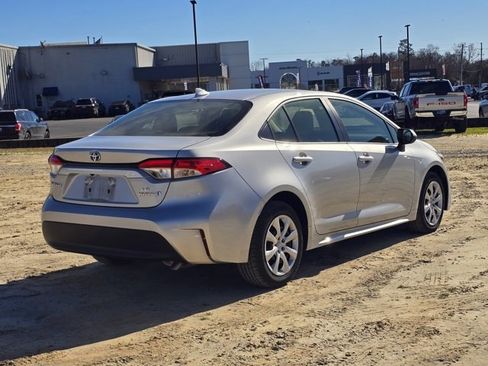 Used 2023 Toyota Corolla LE image 10