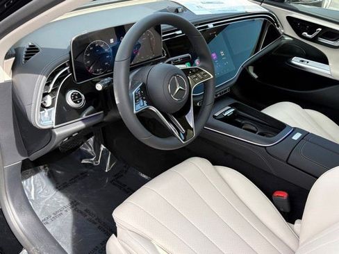New 2026 Mercedes-Benz E 350 4MATIC Sedan image 10