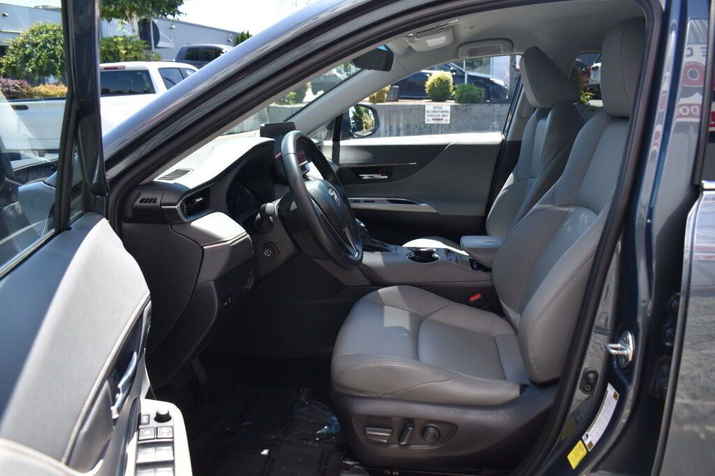 Certified 2024 Toyota Venza XLE AWD/4WD image 18