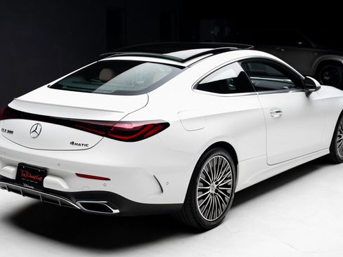 Used 2024 Mercedes-Benz CLE 300 4MATIC Coupe image 34