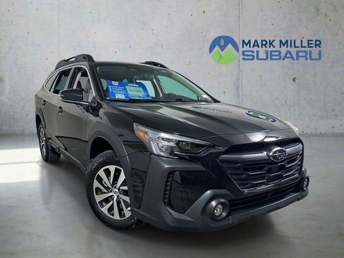 Certified 2025 Subaru Outback Premium AWD/4WD image 1