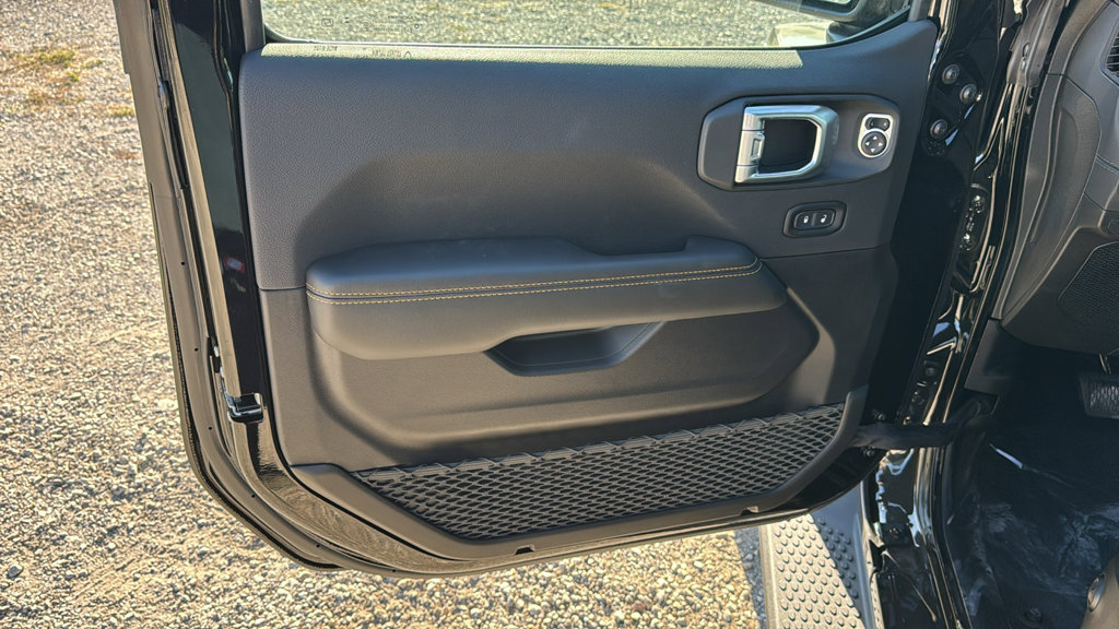 New 2027 Jeep Wrangler Unlimited Sahara AWD/4WD image 10