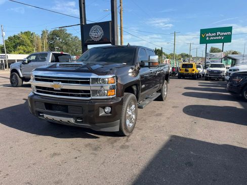 Used 2019 Chevrolet Silverado 2500 High Country w/ Duramax Plus Package image 3