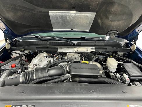 Used 2018 GMC Sierra 2500 SLT w/ Duramax Plus Package AWD/4WD image 30