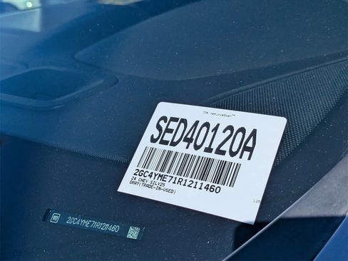 Used 2024 Chevrolet Silverado 2500 Custom w/ Custom Convenience Package image 5