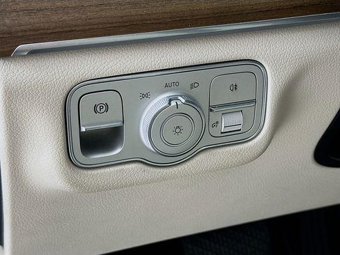 Certified 2025 Mercedes-Benz GLE 350 4MATIC image 11