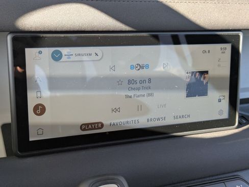 Used 2022 Land Rover Defender 110 image 21