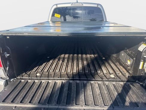 Used 2021 Toyota Tacoma TRD Sport image 14