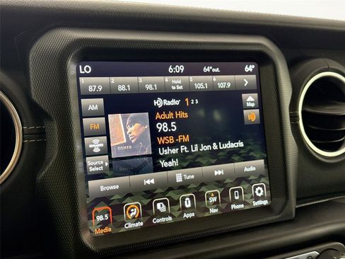 Used 2022 Jeep Wrangler Unlimited Sahara image 21