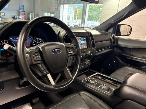 Used 2018 Ford Expedition Max Limited w/ Equipment Group 302A AWD/4WD image 15
