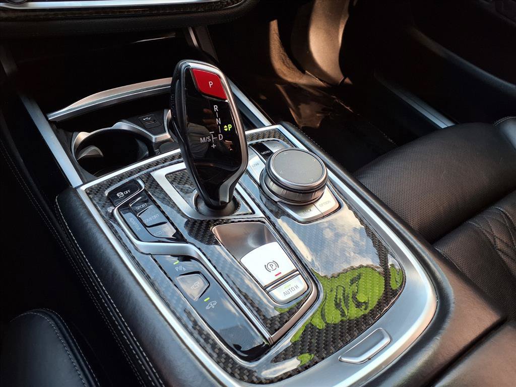 Used 2022 BMW 740i w/ M Sport Package RWD image 23
