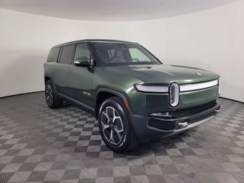 Used 2024 Rivian R1S Adventure image 7