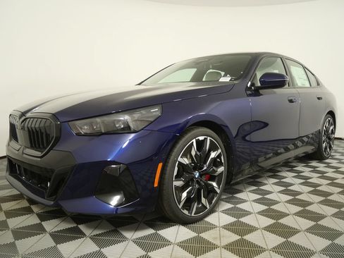 Used 2026 BMW 530i w/ Executive Package RWD image 7