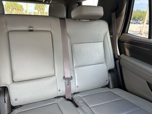 Used 2022 Chevrolet Tahoe Z71 image 14