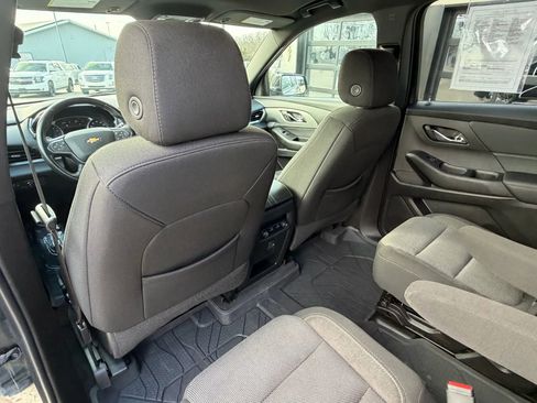 Used 2022 Chevrolet Traverse LT image 36