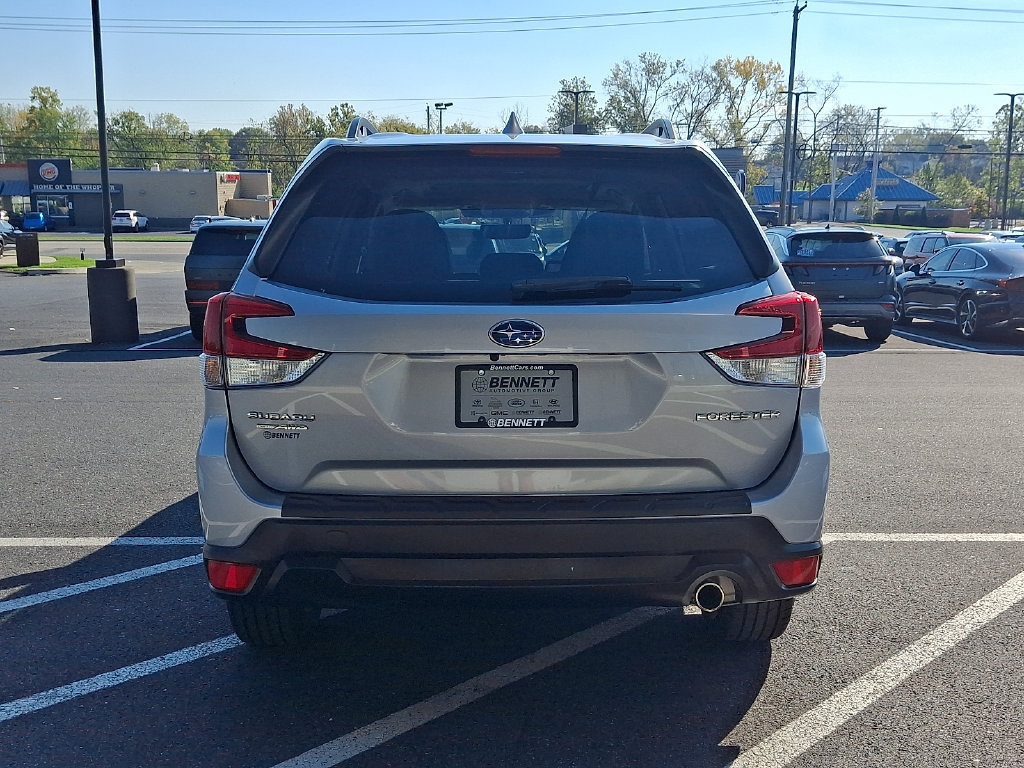 Used 2023 Subaru Forester Limited AWD/4WD image 5