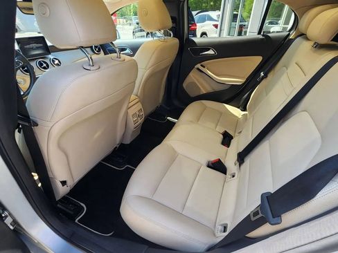 Used 2017 Mercedes-Benz GLA 250 4MATIC image 11