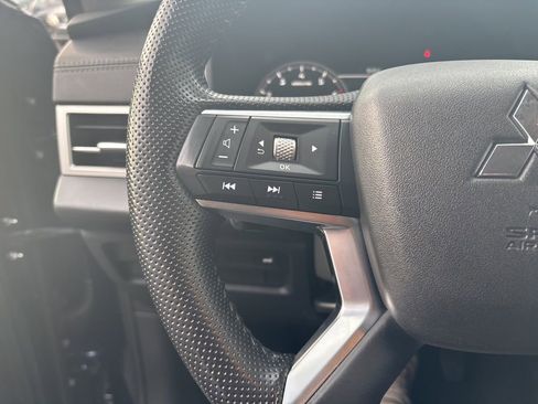 Used 2024 Mitsubishi Outlander SE Black Edition image 21