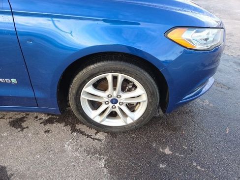 Used 2018 Ford Fusion S image 2