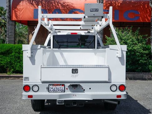 Used 2024 Ford F250 XL w/ XL Chrome Package image 6