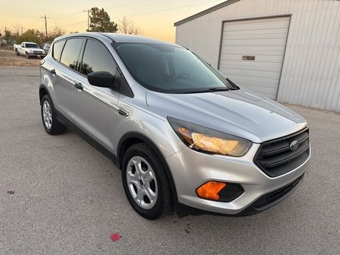 Used 2018 Ford Escape S image 1