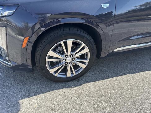 Used 2025 Cadillac XT6 Premium Luxury image 9