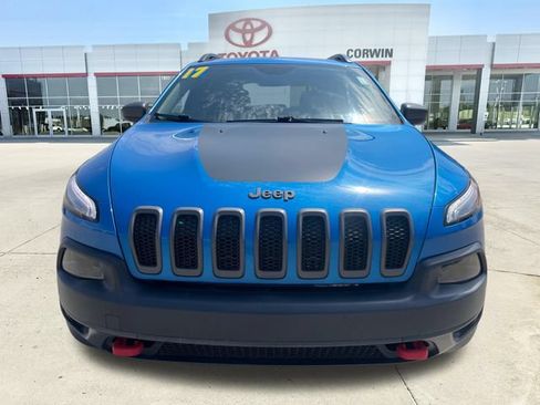 Used 2017 Jeep Cherokee Trailhawk AWD/4WD image 8