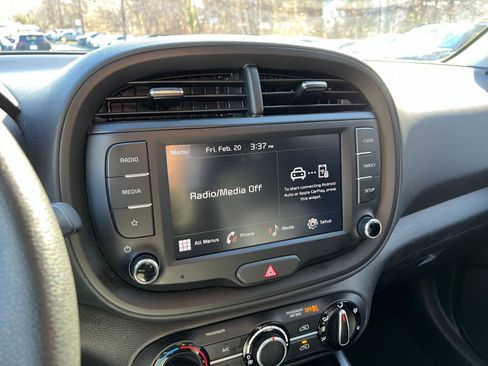 Used 2025 Kia Soul LX w/ LX Technology Package image 17