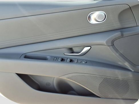 Used 2024 Hyundai Elantra SEL image 20