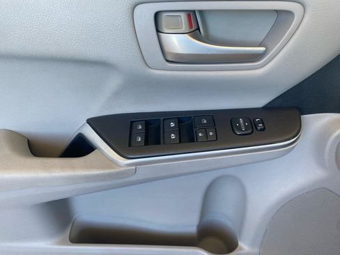 Used 2015 Toyota Camry LE FWD image 17