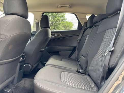 Used 2024 Kia Sportage LX image 25