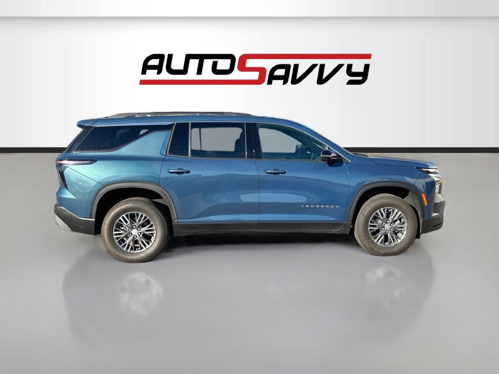 Used 2026 Chevrolet Traverse LT w/ LPO, Floor Liner Package FWD image 8