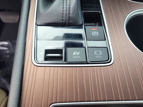 Used 2022 Toyota Sienna XLE image 24