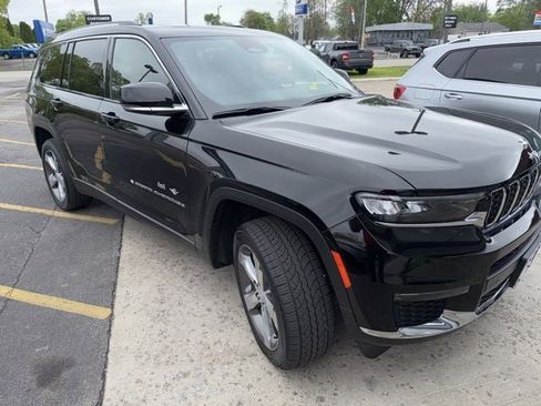 Used 2022 Jeep Grand Cherokee L Limited image 9