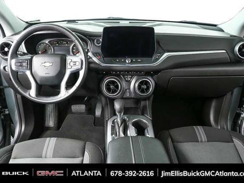 Used 2025 Chevrolet Blazer LT FWD image 17