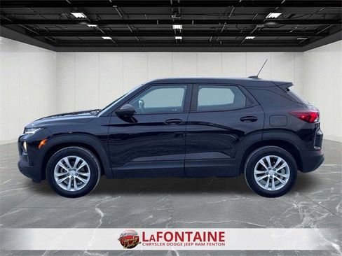 Used 2021 Chevrolet TrailBlazer LS image 2