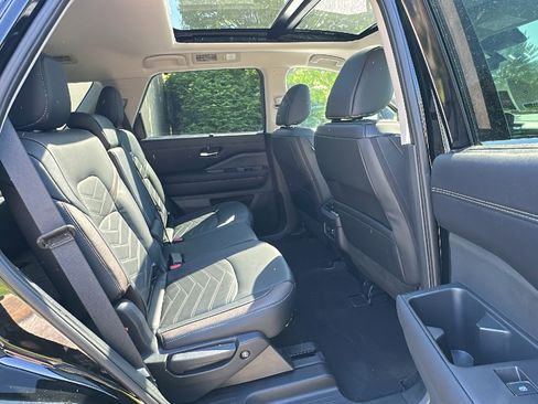 Certified 2024 Nissan Pathfinder Platinum w/ Cargo Package AWD/4WD image 23