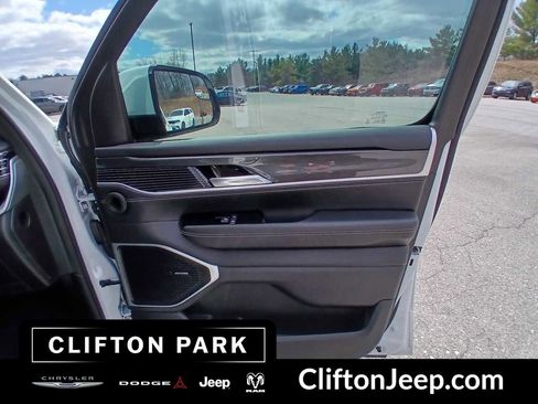 Used 2022 Jeep Wagoneer Series I w/ Convenience Group I AWD/4WD image 16