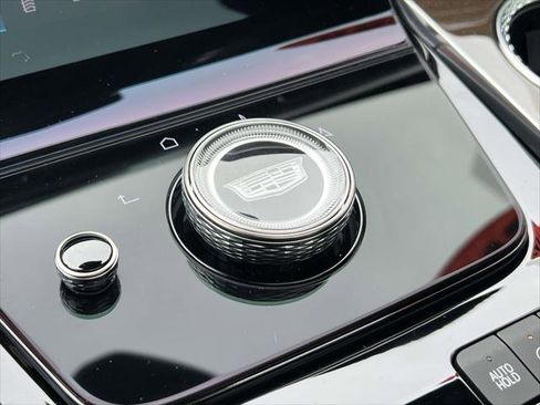 Used 2026 Cadillac Escalade ESV Platinum Sport w/ LPO, ONYX Package image 34