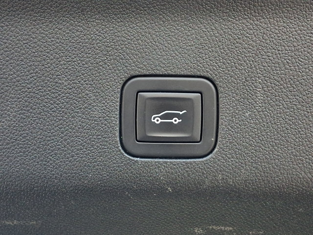 Used 2025 Chevrolet Tahoe Premier AWD/4WD image 32