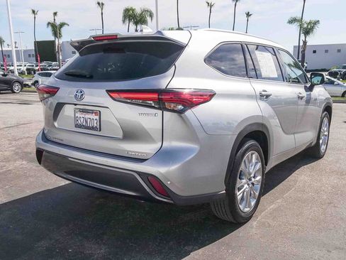 Used 2020 Toyota Highlander Limited image 9