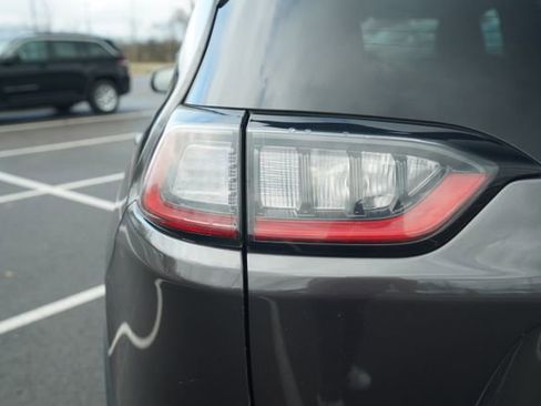 Used 2021 Jeep Cherokee Altitude image 38