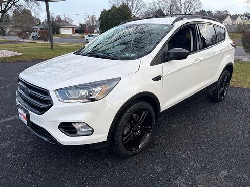 Used 2019 Ford Escape SEL image 3